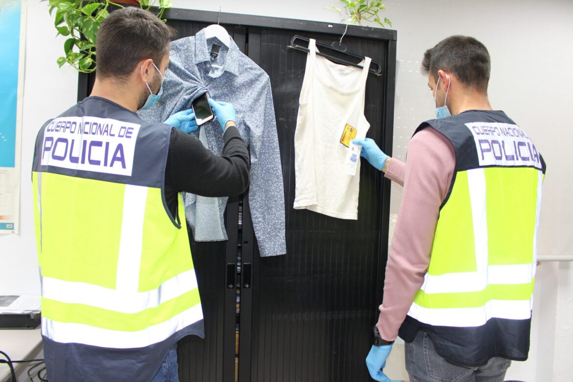 detienen a dos hombres por ocultar dispositivos