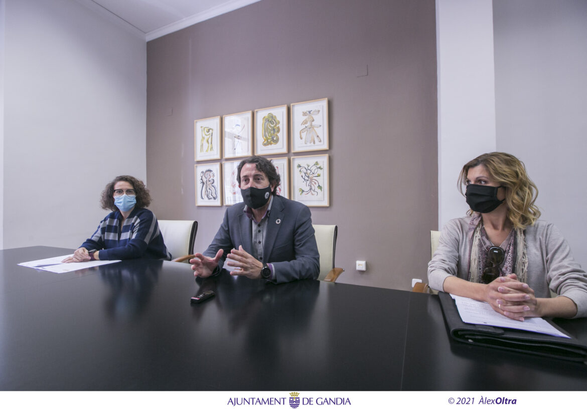 xiringuito Gandia obri un concurs d'idees per dissenyar el xiringuito sostenible del futur.